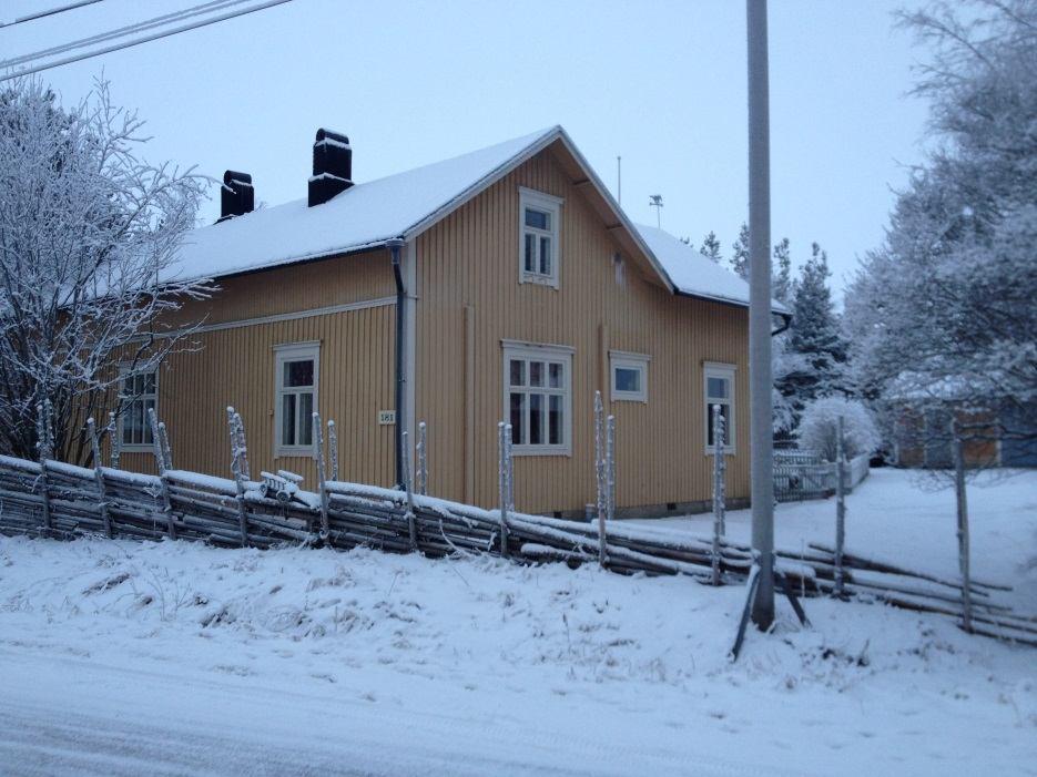 Strömsholm. Huset flyttades år 1934 till nuvarande plats.
