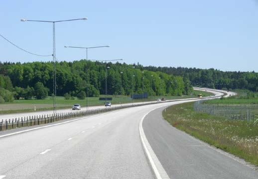 Linjeföring Linjeföring för vägar med biltrafik 3.1.2.4 Tvåfältsväg där omkörning sker i motriktat körfält En tvåfältsväg ska utformas så att den tillgängliga sikten minst motsvarar stoppsikt.