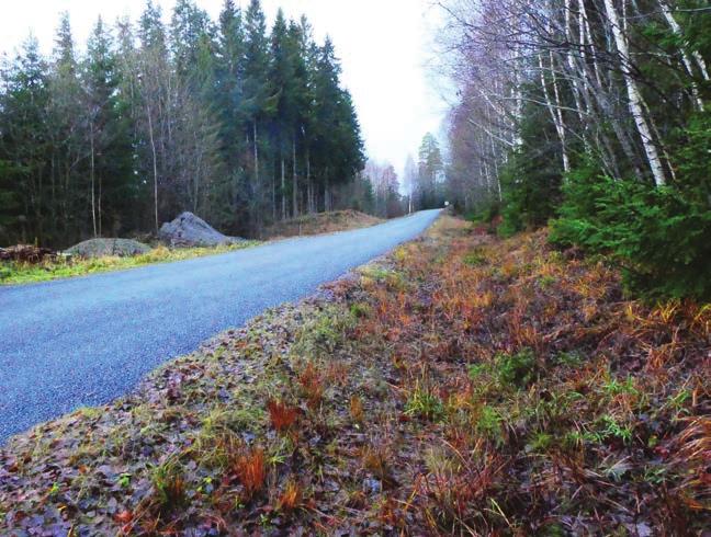 Sammanfattning Stiftelsen Kulturmiljövård (KM) gjorde under november 2017 en arkeologisk undersökning i form av schaktningsövervakning invid stenåldersboplatsen Stora Malm 285 på Djulönäs sydöst om