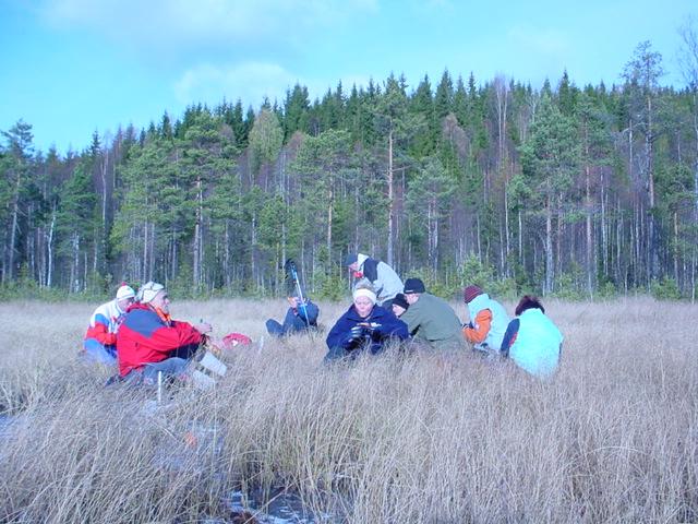 http://www.frilufts.se/vanerskridsko/arvika/turrpt/03-04/20031025151905/fikapadammyren.jpg http://www.