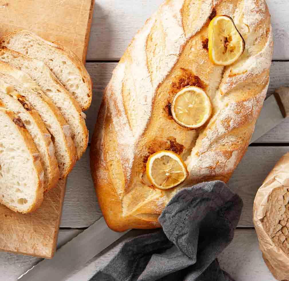 Citronbröd Bagerivetemjöl Oblandad rågsikt Durumvete Jäst Oliva olivolja Salt Fermento L Lemon Starbake MÄNGD 1450 g 100 g 300 g 65 g 65 g 30 g 100 g 20 g Väg upp ingredienserna och kör till en