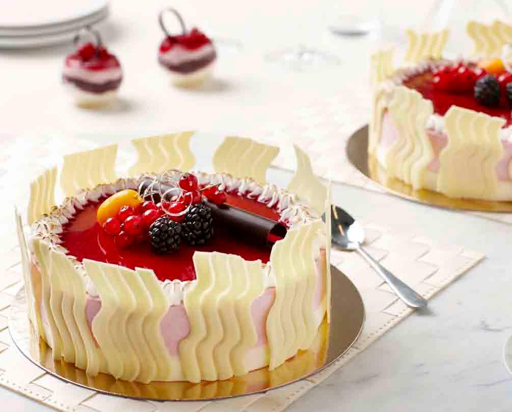 Skogsbärstårta Alternativ Använd samma smaker och gör små desserter.