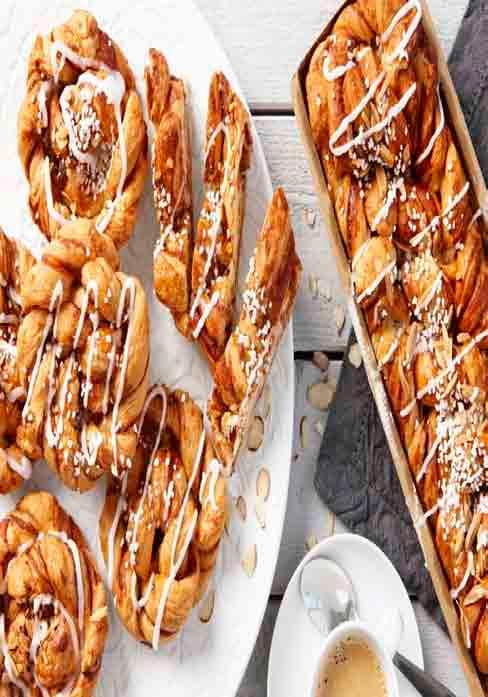 Vaniljkräm Vispa ihop Vanilj-S med vattnet. Skär ett snitt i mitten av kanelbullen. Spritsa i vaniljkräm och grädde. Körtid i maskin: 3 min långsamt, 6 min snabbt.