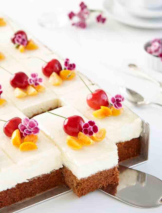 Toscatarte Mördeg Vetemjöl Rex margarin Socker Ägg Mormors Ljusa Kaka Mormors Ljusa Kaka Rapsolja Fermento L Lemon Vaniljkräm Crème Gateau Alt Egen kokt vaniljkräm Tosca Toscamassa Blandade nötter &