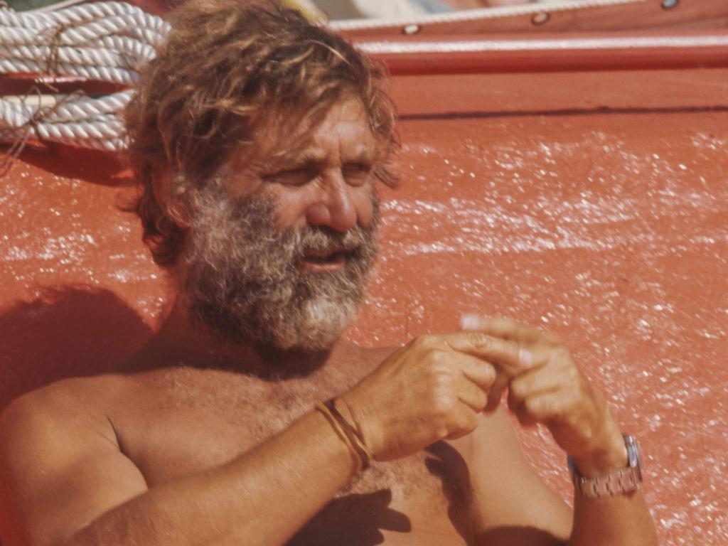 VETENSKAPSMANNEN Mannen bakom expeditionen, Santiago Genovés (1923-2013), var en mexikansk antropolog som varit med på Thor Heyerdahls båda
