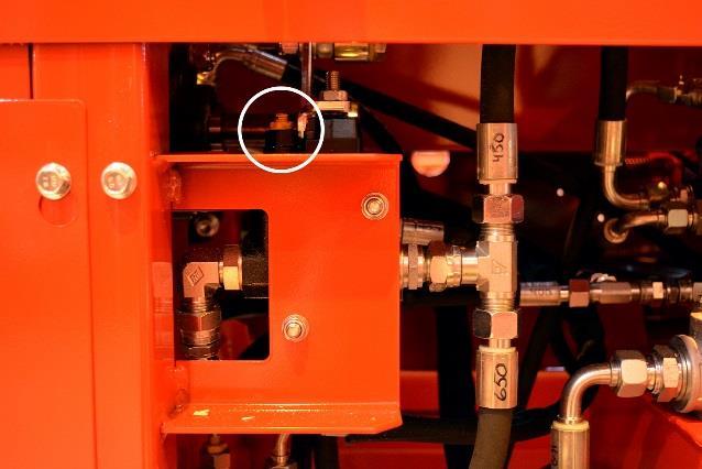 36 4.10 TRYCKREGLERINGSVENTILER Maskinens tryckregleringsventiler är korrekt inställda på fabriken.