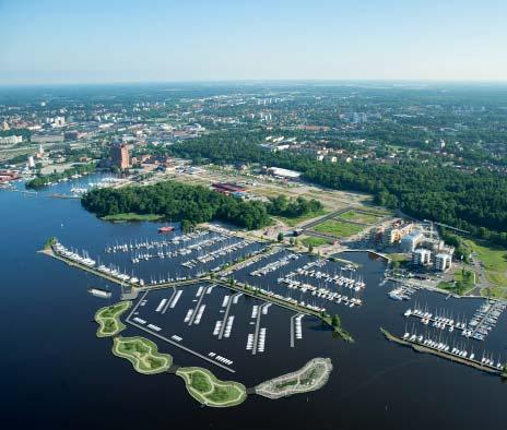 Tillgängligheten till Mälaren inom stadsbygden förbättras. Vid Öster Mälarstrand planeras ett färjeläge för Elbafärjan.