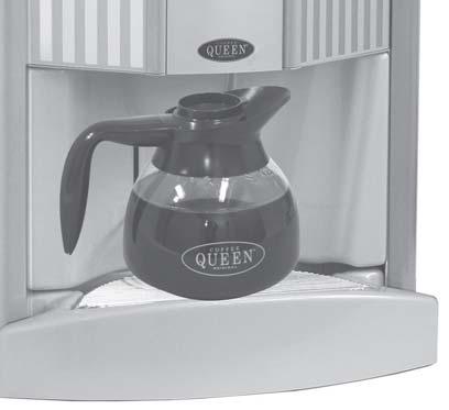 5. DRIFT; Bryggning av kaffe i kanna. Bean to cup hot n cold TT Bryggning av kaffe i kanna. 1. Placera en kanna i centrum på gallret i spillbrickan, genom att fälla upp kopphyllan. 2. 3. 4 1 2.