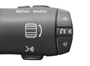 FÖRSTA ANVÄNDNING (3/4) 5 F 24 25 G 31 32 33 34 35 36 37 G 34 33 34 36 26 27 28 30 REGLAGE UNDER RATTEN F 24 Välja en radiokälla. 25 Byta radiofrekvens (AM/FM1/FM2/DR1/DR2).