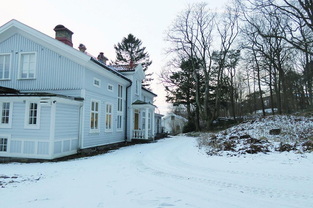 Foto mot nordväst. Figur 6. Det yngre bostadshuset på Tofta Nordgård.