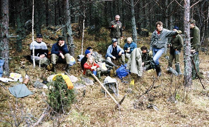 Några årtal för dig som vill ha en liten bakgrund De sista fångsterna av lax från Testeboåns ursprungliga laxbestånd kan inringas till någon gång under 197-talet.