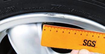repa, skada, eller ett märke upp till 10 cm