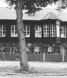 I början av 1800-talet upprustades Bagaregården och enligt en beskrivning från 1831 bestod gårdsanläggningen då av en huvudbyggnad i 2 våningar och diverse ekonomibyggnader.