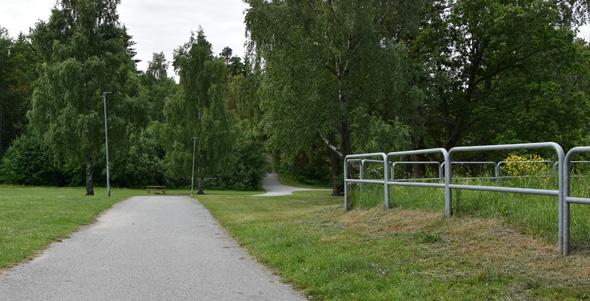 UEGYMME PLCERIG Det valda området för utegymmet ligger på ett sportfält inom ollare