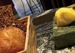 14 30 april 6 maj 2016 TIDNINGEN FARSTA/SKÖNDAL LUNCHPATRULLEN TESTAR Hatten av för Stureplans nykomling Nu när våren tittar fram så är det varje stockholmares rättighet att få slita sig från jobb