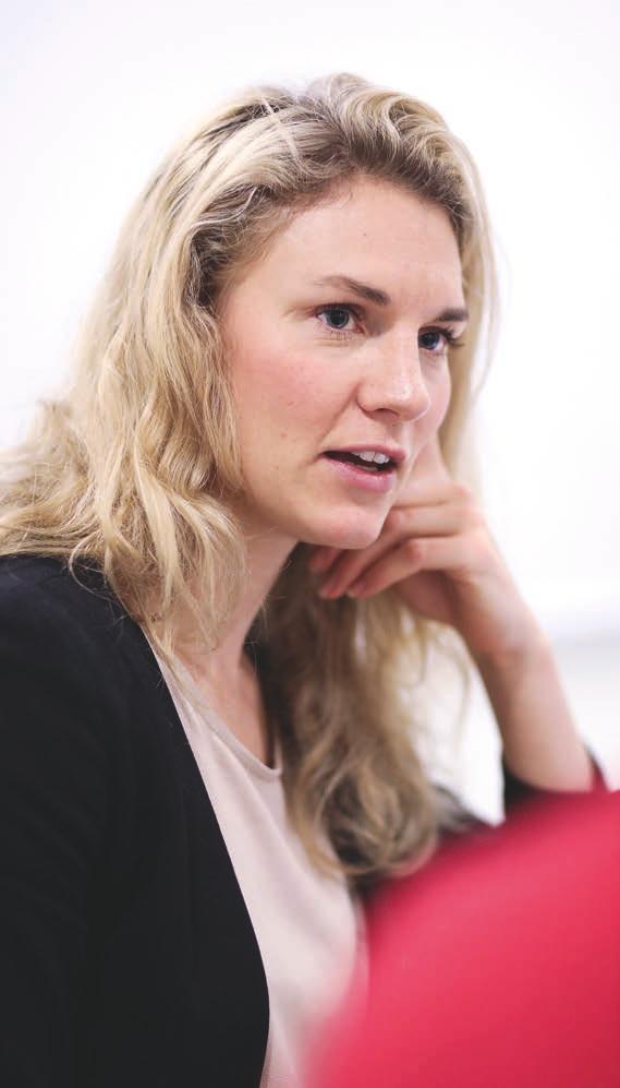 Det är högt i tak och alla har verkligen patientens bästa för ögonen, säger projektledare Helena Edrén. IT-integreringen hör till de utmaningar som gruppen behövt prioritera i inledningsskedet.