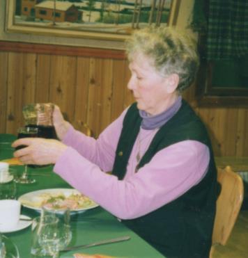 25 år 2002 Årsmöte på ÖSK-stugan den 21 mars 2002, 25 medlemmar närvarande plus föredragshållaren Siw Muskos.