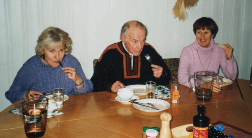 välvilliga svampentusiaster, några då fortfarande aktiva i föreningen t ex hustrun Ingrid, Ingemar och Ingrid Tagesson och Gunvor Lindström.