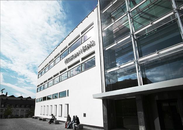 1 INLEDNING Högskolan i Borås har i olika omgångar genomfört alumnundersökningar, såväl övergripande som institutionsspecifikt, för att kartlägga studenter som studerat på ett program se., t.ex.