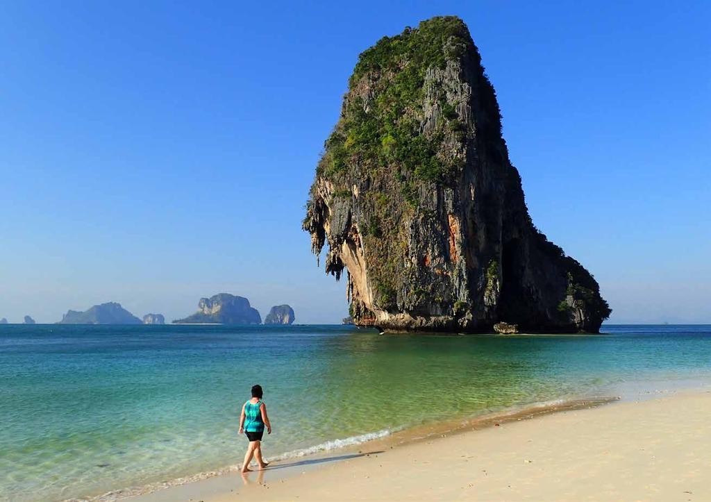 Äventyrliga Railay och Phra Nang Cave Beach Åk hit tidigt. När det börjar närma sig sen förmiddag har det fyllt på med mängder av besökare.