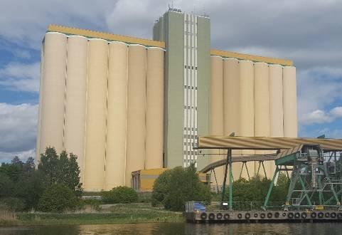 Reningsverkets utsläpp Reningsverket Renat vatten Slam Bräddning Bräddavloppen med orenat avloppsvatten motsvarar halva Köpings silo i