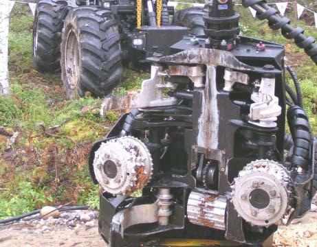 Flerträdshantering vid skörd (MTH) Kvalité på råvaran bestäms redan vid skörden i skogen. Med ett s.k. ackumulerande- eller MTH skördeaggregat kan flera träd hanteras och också gruppkvistas vid skörd.