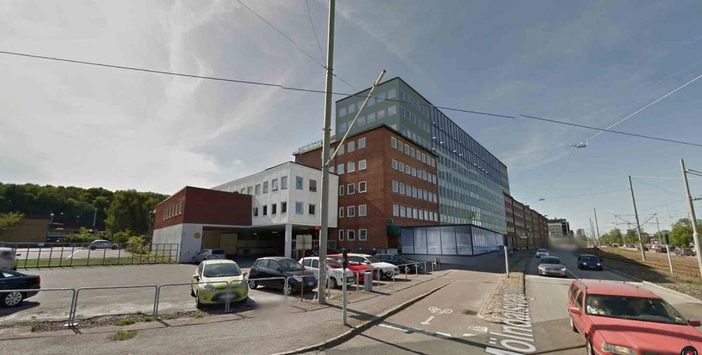 4.3 Förslag 3 Påbyggnad i grönt Påbyggnaden gestaltas med grönt, nyansen troligtvis hämtad från byggnadens koppardetaljer.