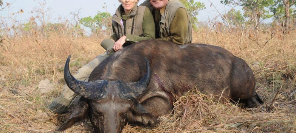 JAKTOMRÅDE JAKTOMRÅDE Savannah i Kamerun Mayo Oldiri Safaris råder över hela fem olika jaktkoncessioner på savannen