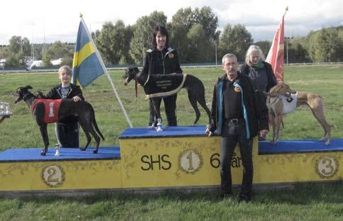 38, Åsa Wicander, SHS. 3. Mega Megu, 33.39. Lena Klöfver, MiHK. 4. Nelly Melody, 33.45, Teuvo Sahi, SHS. 5. Euphoria, 33.54, fam Lindström, SHS 6. Manny, 34.32, Ola Sjödin, MiHK.