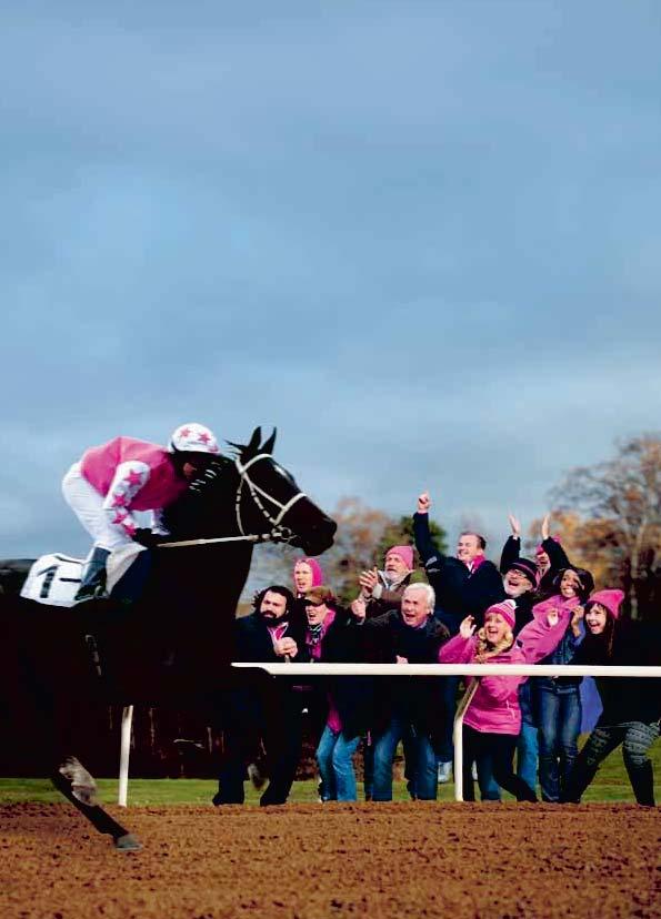 TÄBY GALOPP Tävlingarna arrangeras av Svensk Galopp www.svenskgalopp.se e-post info@svenskgalopp.se Adress Täby Galopp, Box 9, 8 Täby Expeditionstider Mån-fre 8.00-.00 Restaurangen spejsat@mail.