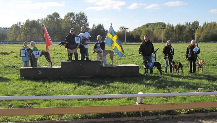Advantage Masters. Fr. v tvåa Talisker, Maria Blomkvist, SHS, 32.61, segrare Nitro Methane, Katja Fredriksson, NHK/Äl, 32.15, sponsor Lars Wicander, trea O'Såfina, Pettersson, SHS, 32.