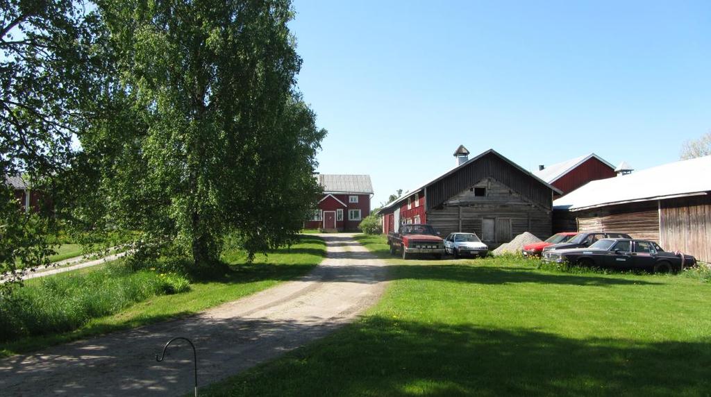 sr-9, uthuset på foto A Tomt 14 i kvarter 45 har skyddsbeteckning sr-3 på bostadshuset