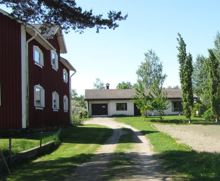 små gamla byggnader;