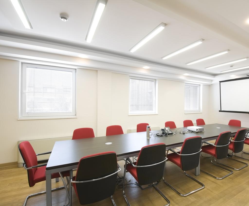 Dikt tak, vägg och bord Part LED CE En funktionell ytmonterad LED-armatur för skolor och kontor Energieffektiv - upp till 109