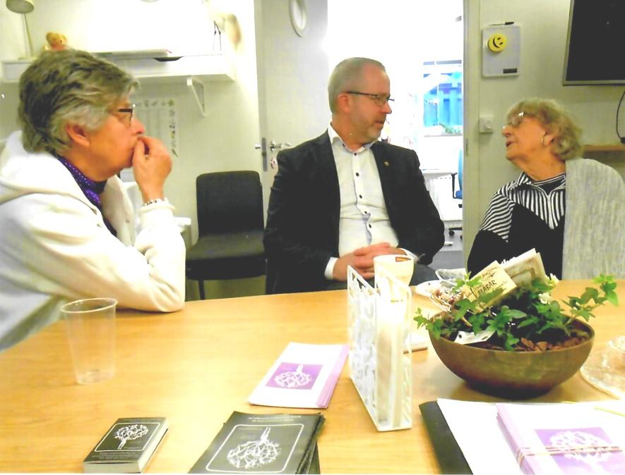 Den 1 september flyttade vi in i en nyrenoverad lokal som är ombyggd för våra behov med tre kontor och ett stort allrum med