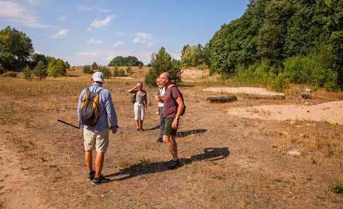 BIPARADISET I ÖRKELLJUNGA Göinge-Biologen 2018:3 Den 27 juli besökte Mats Söderberg, Jola och undertecknad det speciellt iordningsställda