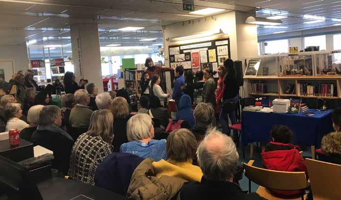 Välbesökt releasefest för Gunilla Lundgren och skrivarklubbens Daniels dag på Rinkeby bibliotek den 15 mars.
