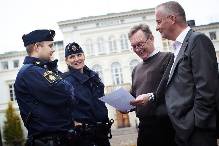 VÄLKOMMEN TILL TRYGGHETSDAG 2016 Konferens om samverkan mellan kommun och polis nu även med medborgarlöften Att kommun och polis samverkar i brottsförebyggande- och trygghetsskapande frågor är inget