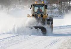 Snöröjningen och sandning har fungerat bra Trots att vintern hittills varit ganska snöfattig så har ändock vår leverantör för vinterunderhållet skött såväl plogning som sandning på ett mycket bättre