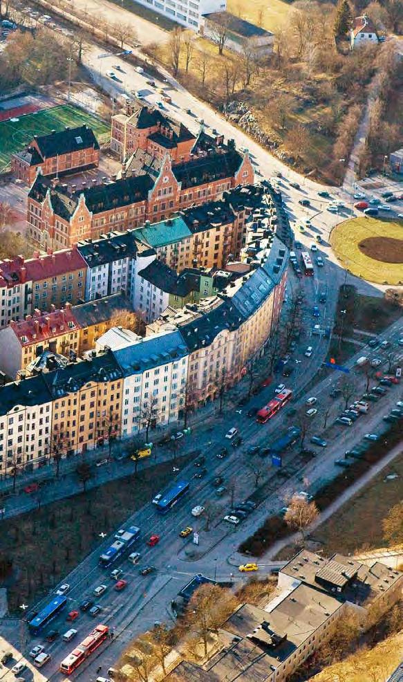 Stadsbyggnadsprinciper << Stenstadens karaktäristiska svängda front vid Roslagstull Stenstadens nya front vid Hagaparken >> 16 S T A D E N S G R Ä N S E R Under 1800 - talets slut anlades runt