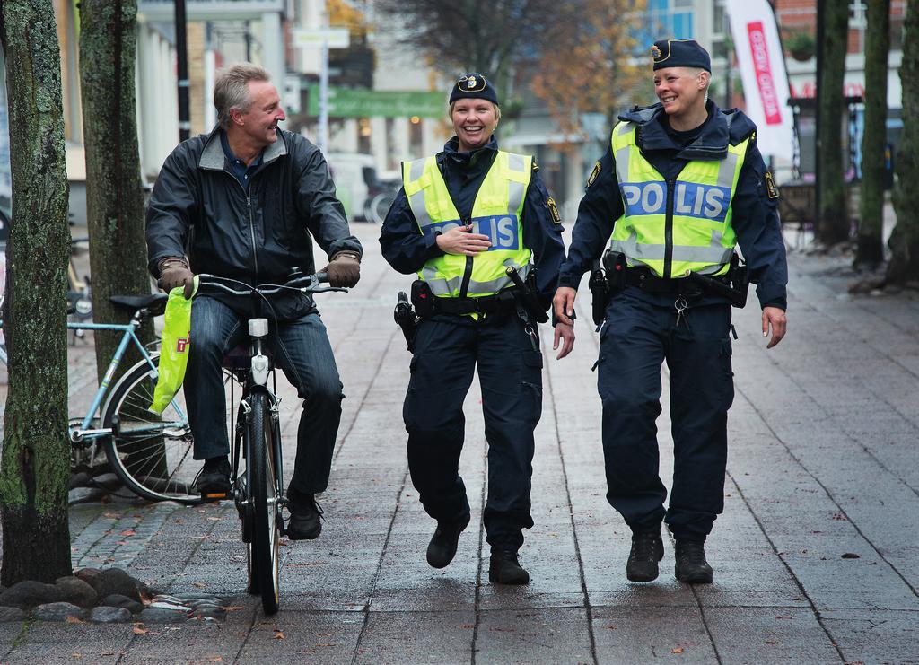 Bild + mål 1 Mål 2 Stark lokal närvaro Den lokala närvaron är en grundläggande förutsättning för att klara vårt uppdrag och prioritera rätt när polisen tillförs resurser.