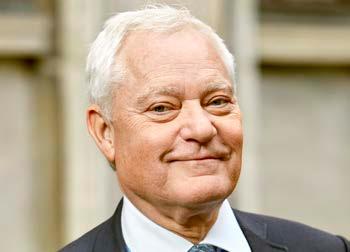 JARL ULF JUNGNELIUS MD, PhD, Styrelseledamot. Valdes in i styrelsen 2011. Ulf är legitimerad läkare med specialistkompetens inom bland annat onkologi.