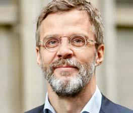 Ledningsgrupp JAKOB LINDBERG Med Lic, Verkställande direktör sedan 2011.