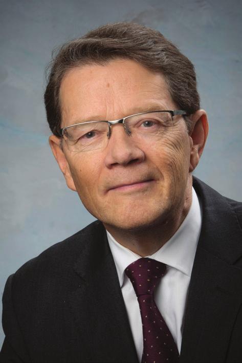 Max Oker-Blom Ekon.dr, jur.lic. Max Oker-Blom är docent vid Svenska handelshögskolan och Östra Finlands universitet.