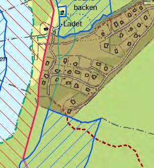 Den här bilden visar på ett område på vardera sidan om ett planlagt bostadsområde (bruntonad yta) där Länsstyrelsen anser att ett utvidgat strandskydd krävs för att säkra möjligheterna för