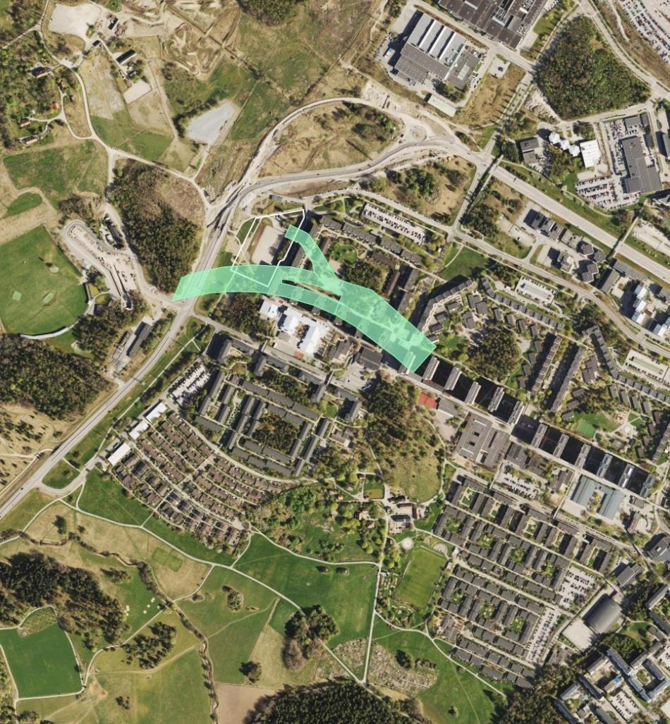 Sida 18 (59) Figur 5 Orienteringskarta med planområdet markerat i grönt Natur Mark och vegetation Planområdet har en nivåskillnad med en högre platå, Akallahöjden, +27 meter och en lägre plan gräsyta