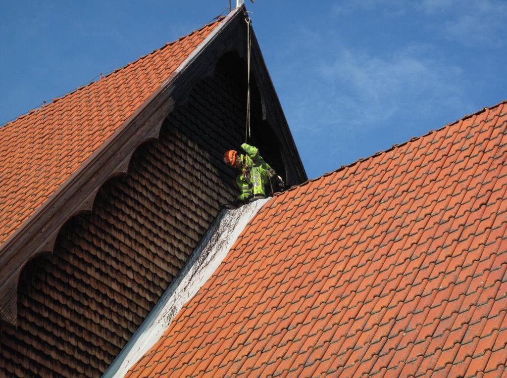 Beskrivning av utförda åtgärder Restaureringen innebar att kyrkan och klockstapeln tjärströks.