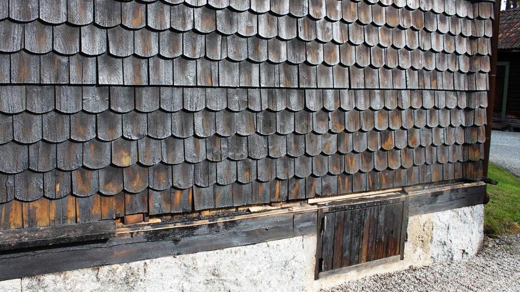 Rötskador Kyrkan Endast en rötskada fanns på kyrkan och det var fotbrädan på sakristian (södra gaveln).