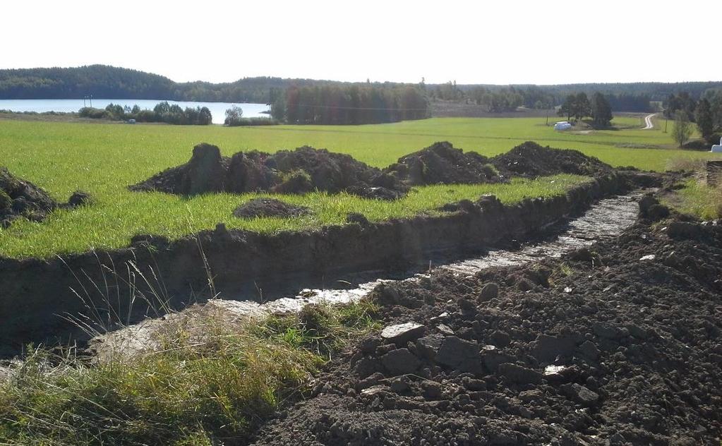 norra delen av schaktet och framträdde tydligt i den sterila leran.