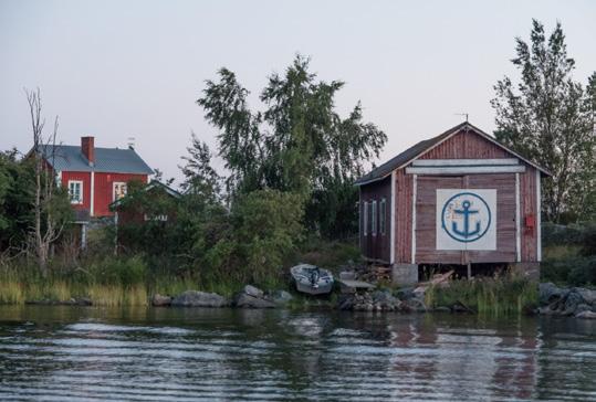Livbärgarskjulet Sjöräddningssällskapets stuga, som i folkmun fortfarande kallas Livbärgarstugan, köptes av OA redan år 1964 efter att sjöräddningssällskapets verksamhet på Valsörarna upphört.